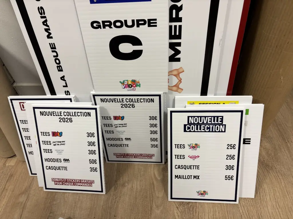 Panneaux en alvéolaire personnalisés pour signalétique et communication d’événement