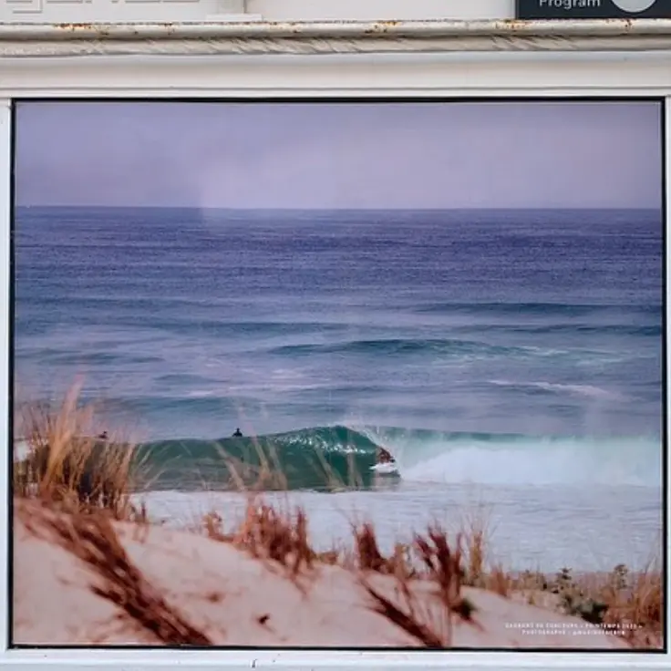Vitrophanie d'une enseigne de magasin