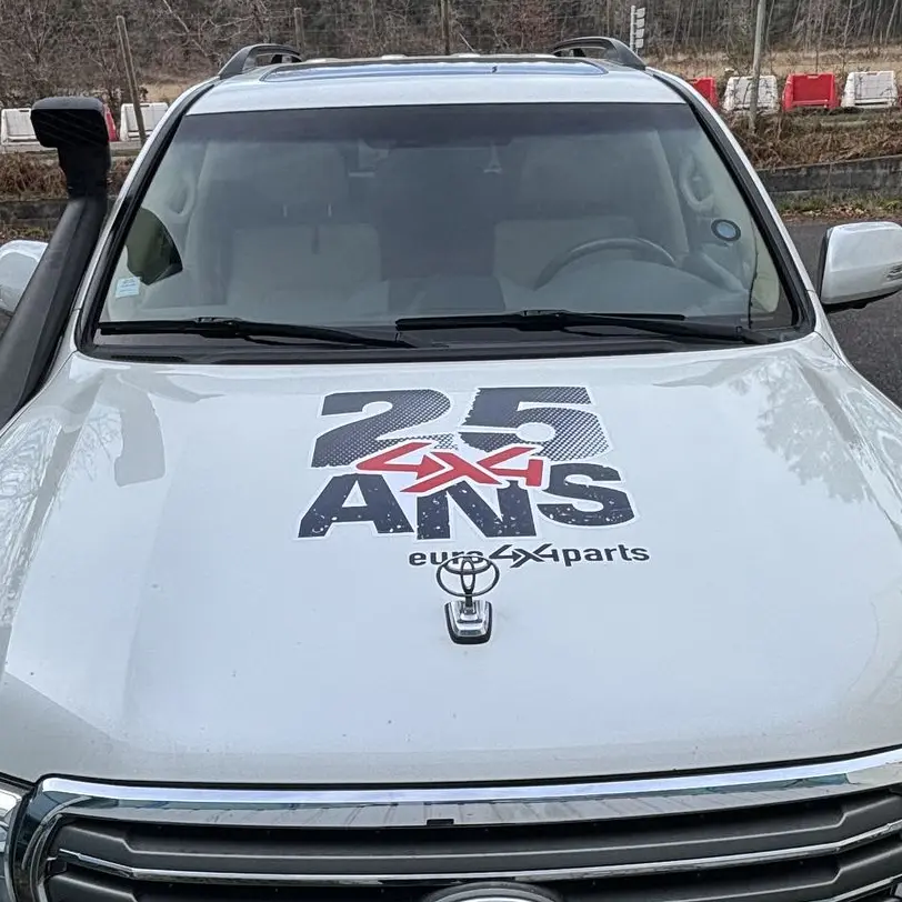 Habillage adhésif pour véhicule d’entreprise