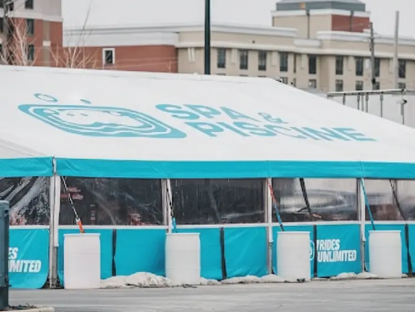 Tente de réception personnalisée