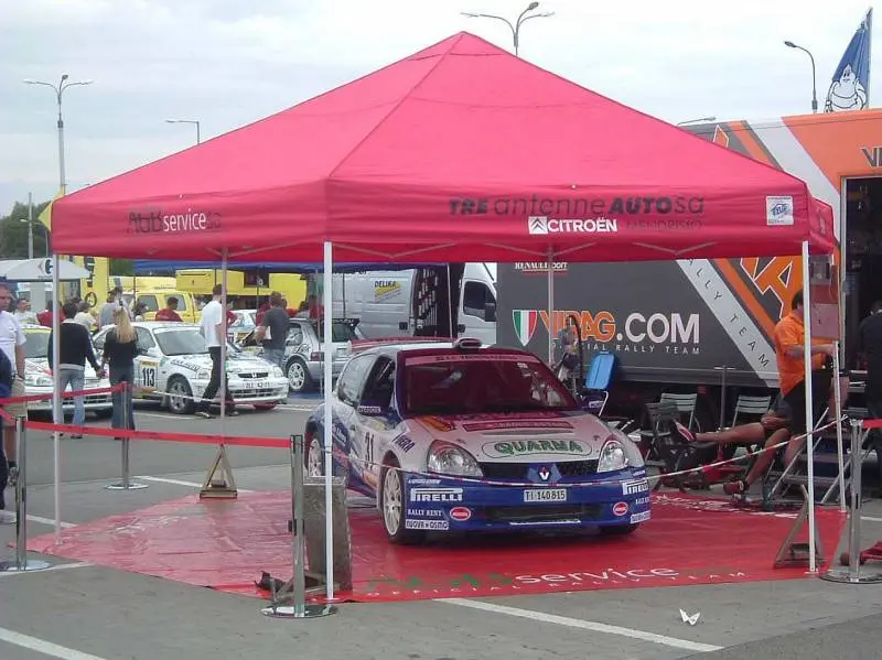 Tente paddock personnalisé pour sport motorisé