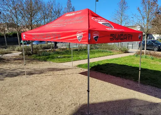 Barnum avec impression du toit personnalisée